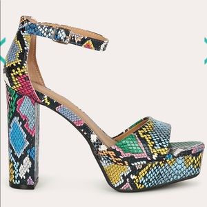 Size 6. Multi colored snake chunk heels